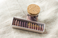 Schuifdoosje geboortesuikerdoosje met transparante wikkel voor 14 suikerbonen in verschillende kleuren